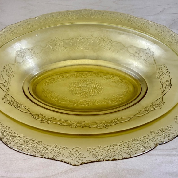 1930s Amber Depression Oval Glass Bowl | Federal Glass Co. - Picture 13 of 15